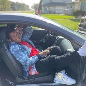 Meet your Posher, Ewanda